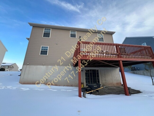 Building Photo - Large Three Bedroom 2.5 Baths in the Stone Gate Commons Association