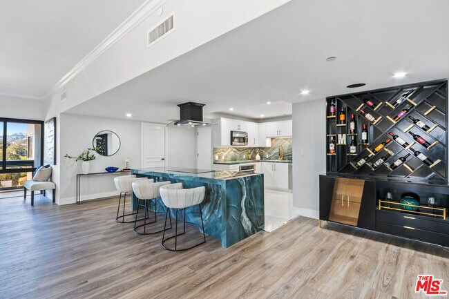 Building Photo - 10445 Wilshire Blvd