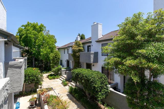 Building Photo - 8746 Villa La Jolla Dr