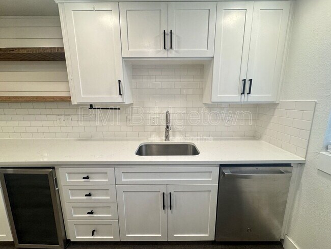 Building Photo - 12642 NW Barnes Rd