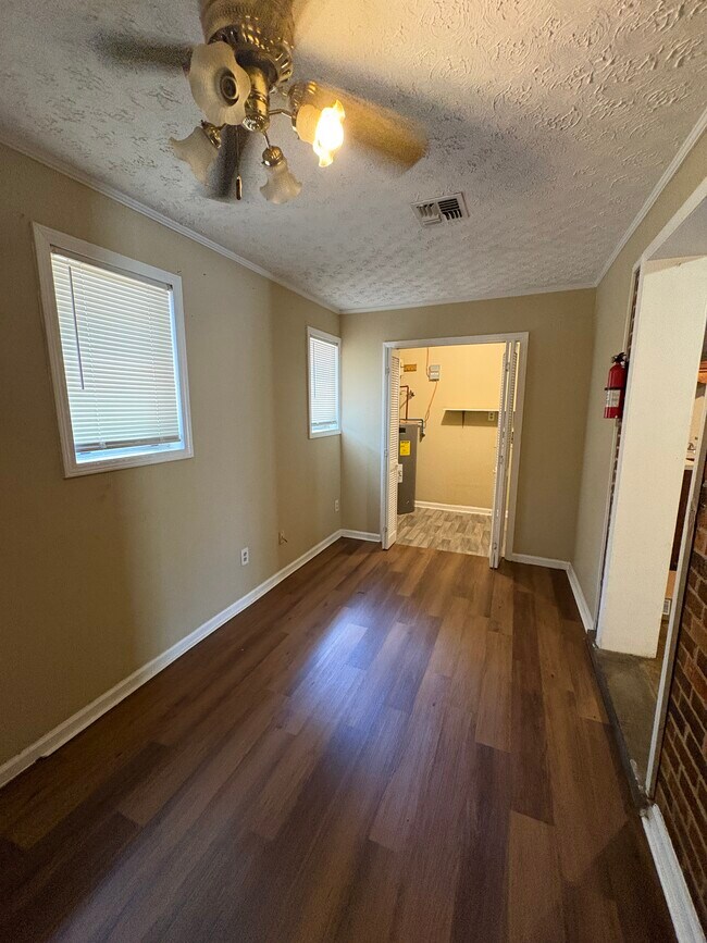 Building Photo - 1814 Texas Ct