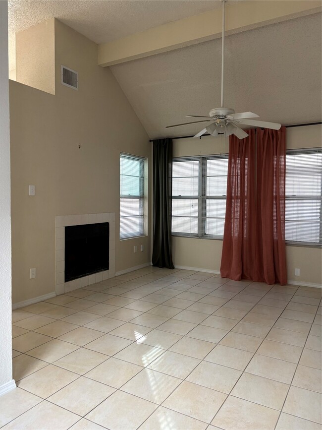 Building Photo - 18619 S Lyford Dr