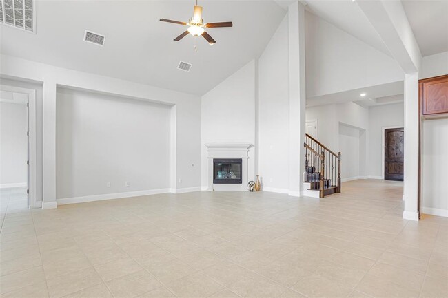 Building Photo - 728 Landing Ln