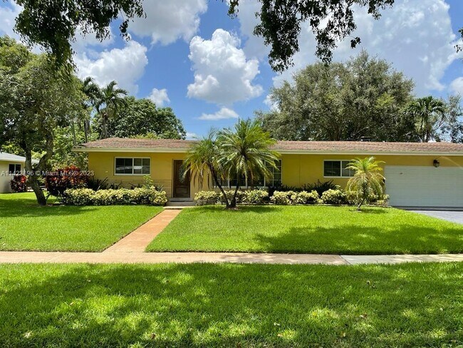 Building Photo - 361 SW 60th Ave