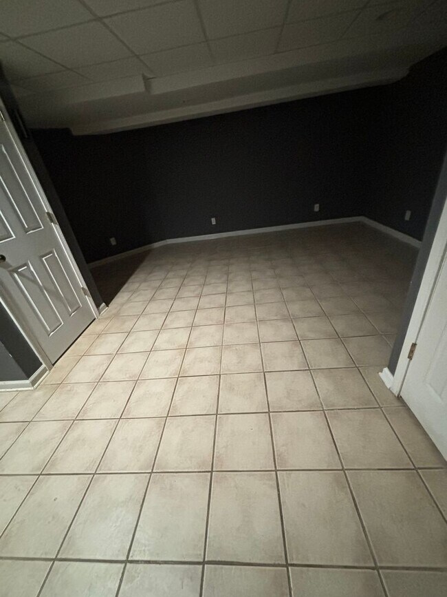 Building Photo - 2 Bedroom Loft Home w/ Finished Basement – $2,675/month