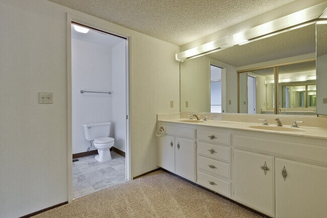 Building Photo - Wow! What a Great Home! Available Soon!