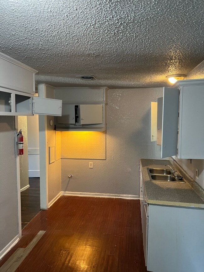 Building Photo - 749 Navaho Trail