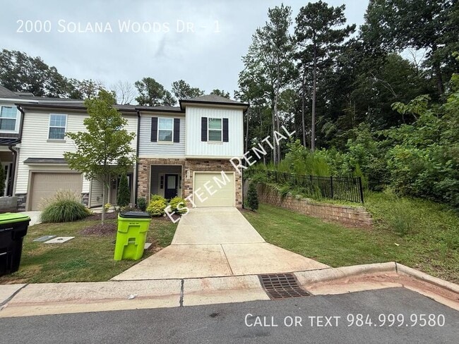 Building Photo - 2000 Solana Wds Dr