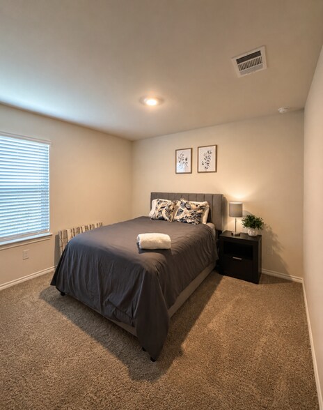 Building Photo - 1320 Stuarts Forest Dr