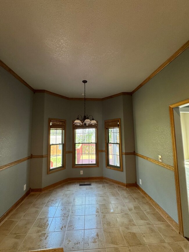 Building Photo - 95 Bassingham Dr