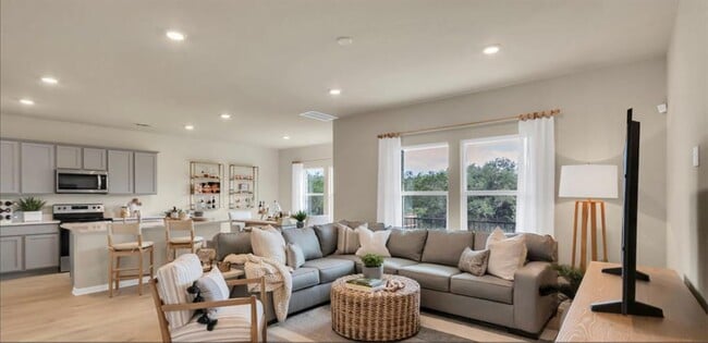 Primary Photo - 257 Frogmore Lp