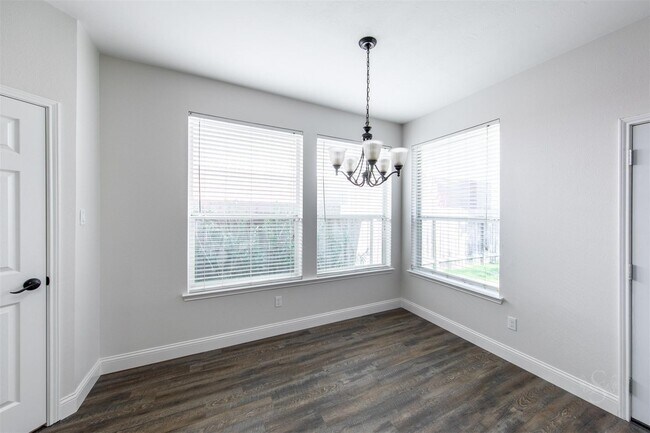 Building Photo - 2911 Ledgeside Ct