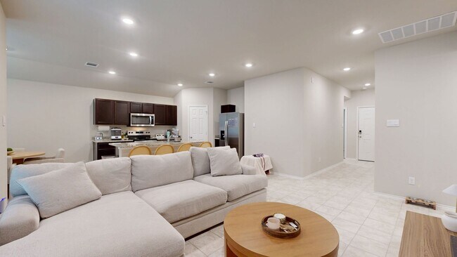 Building Photo - 1212 Rolling Thunder Dr