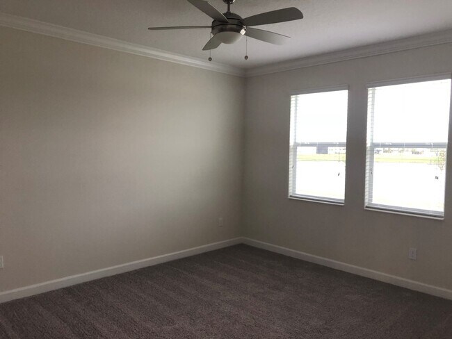 Building Photo - Lakefront Single Story 3/2 Home  FREE wash...