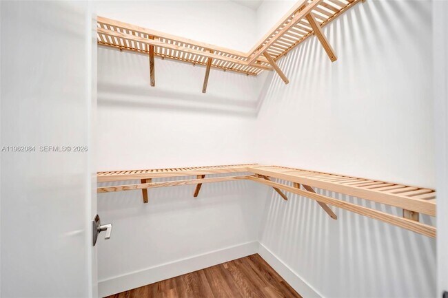 Building Photo - 1427 SW 23rd St