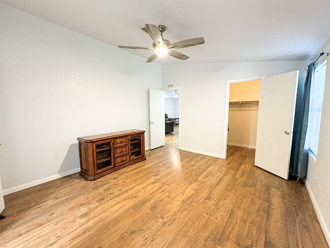 Building Photo - 2Bed/2Bath House at Hawes/Southern! $1499 ...