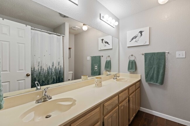 Building Photo - 425 Kelley Ct