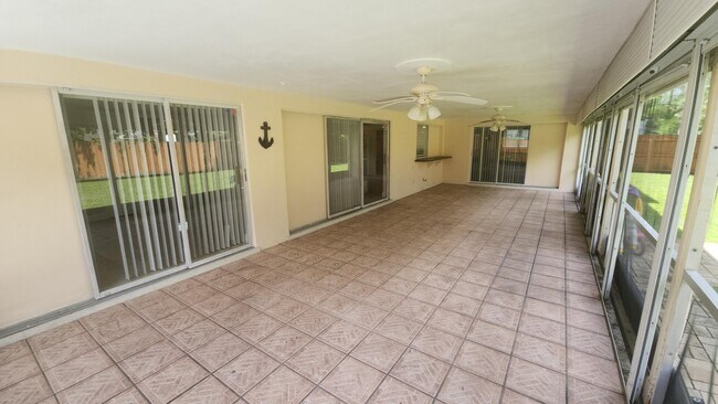 Building Photo - 1311 SW 12th Ave