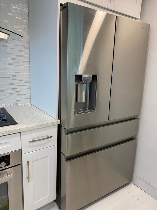 Building Photo - 2539 S Bayshore Dr