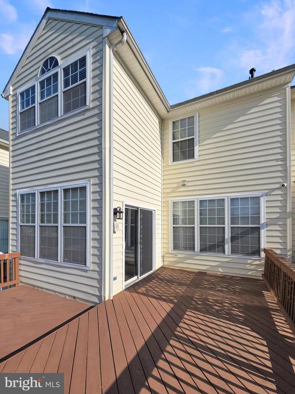 Building Photo - 9902 Woodview Dr
