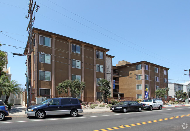 Primary Photo - Azure Shores Apartments