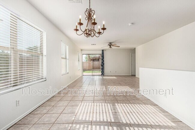 Building Photo - 1543 S Danielson Way