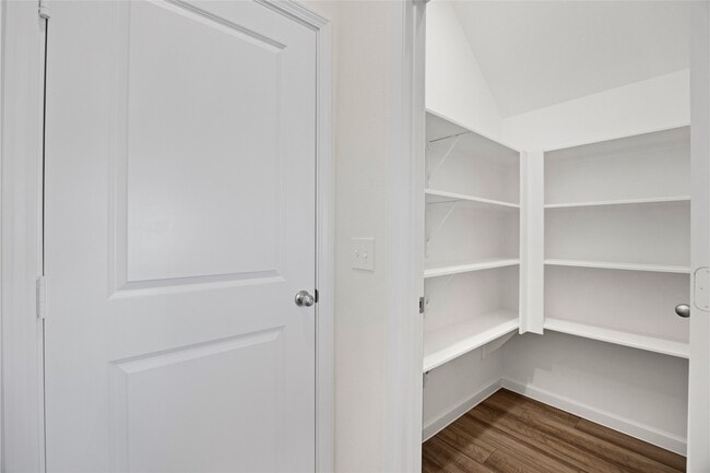 Building Photo - 8203 Vacek Xing Wy