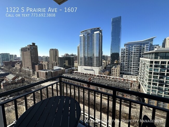 Building Photo - 1322 S Prairie Ave