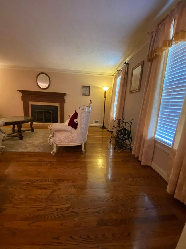 Building Photo - 1165 Vineyard Ct