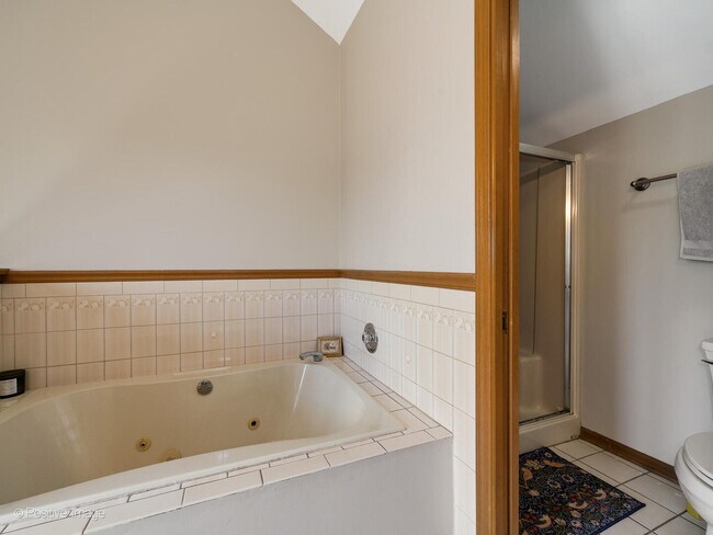 Building Photo - 1412 Ambleside Cir