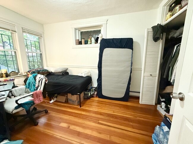 Building Photo - 8 Wave Ave