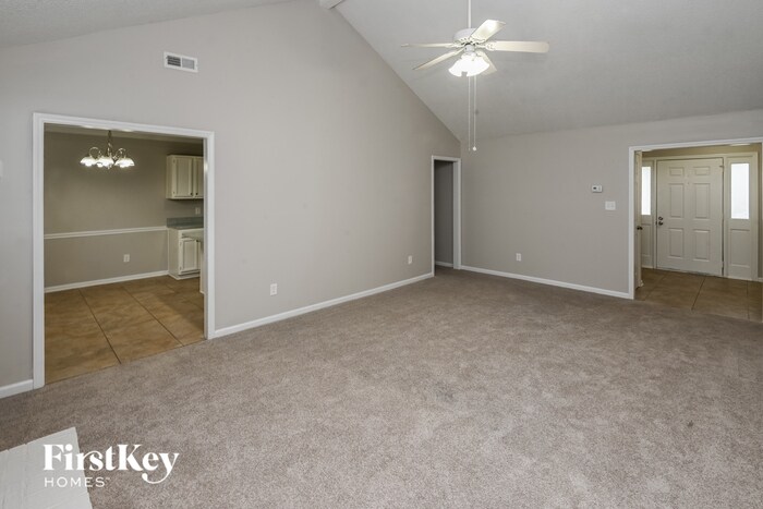 Building Photo - 10629 N Canyon Rd