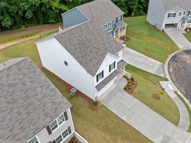 Building Photo - 283 White Cedar Dr