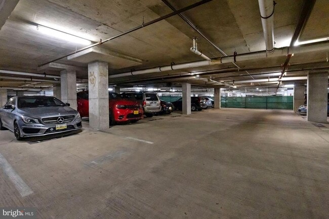 Building Photo - 851 N Glebe Rd