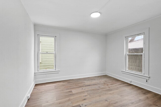 Building Photo - 66 Endicott Ave