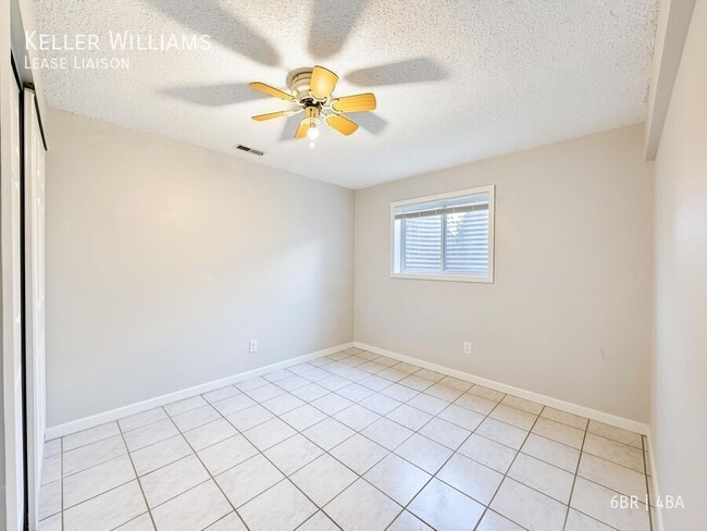 Building Photo - 6990 Snowbird Dr
