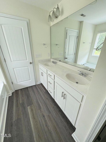 Building Photo - 3413 Slippery Elm Dr
