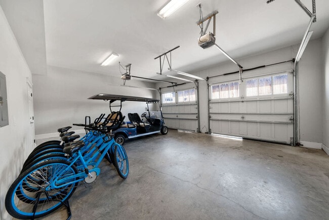 Building Photo - 49 Pleasant St