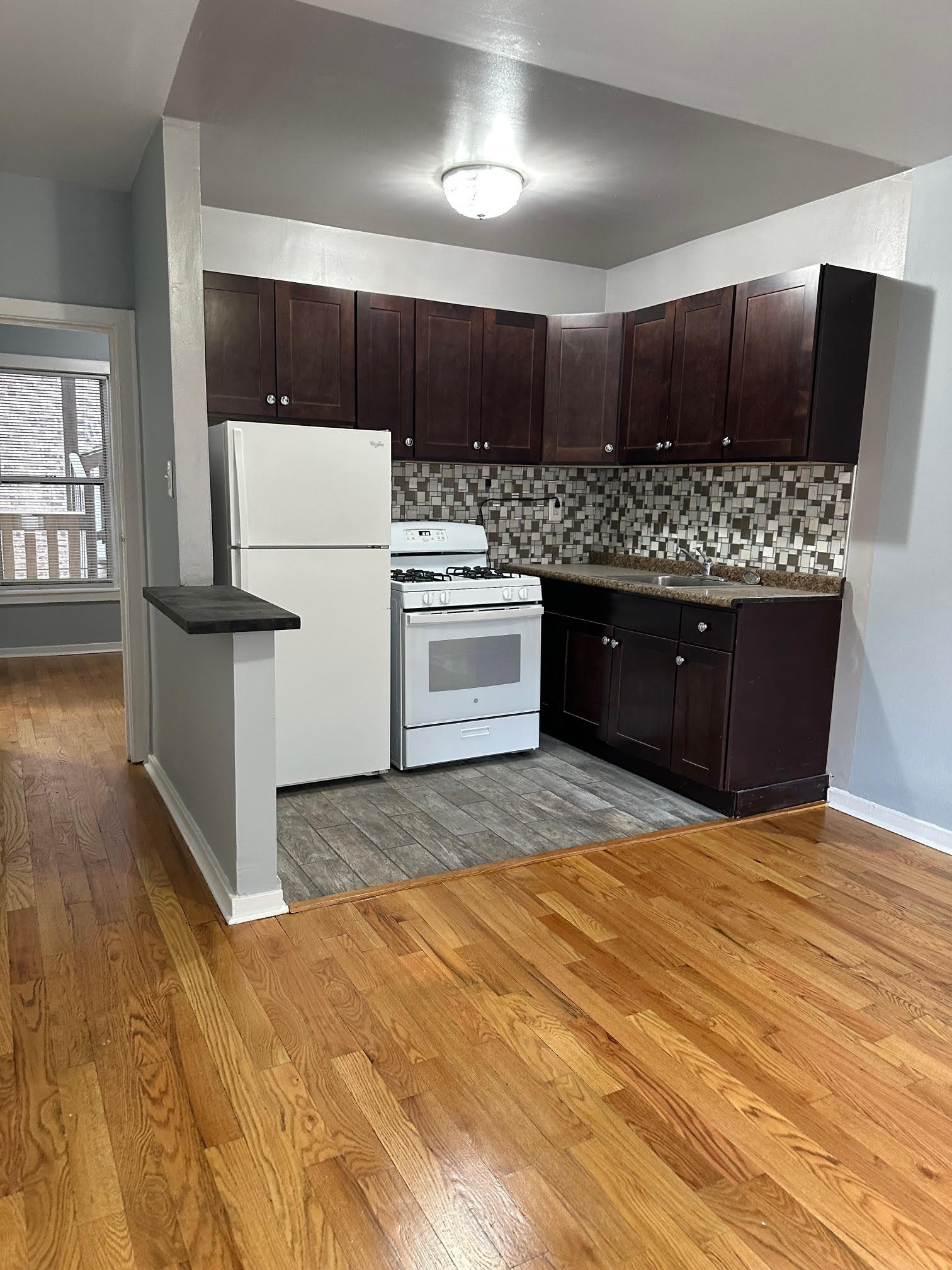 Building Photo - 5666 N Ridge Ave