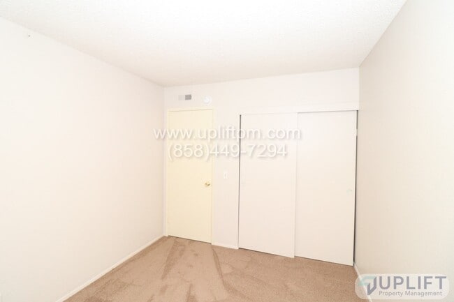 Building Photo - 3 Bed, 2 Bath Home w/ Central HVAC, 2 Car ...