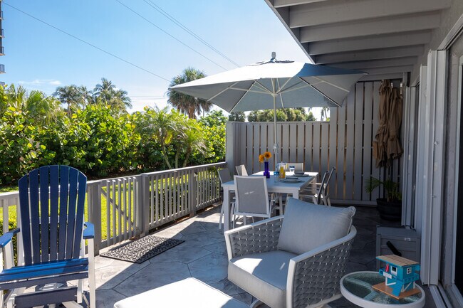 Building Photo - 4949 N Highway A1A