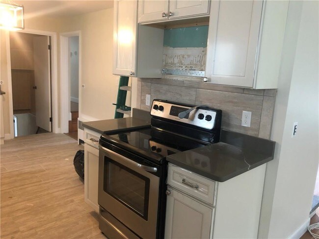 Building Photo - 260 Garden Hills Dr