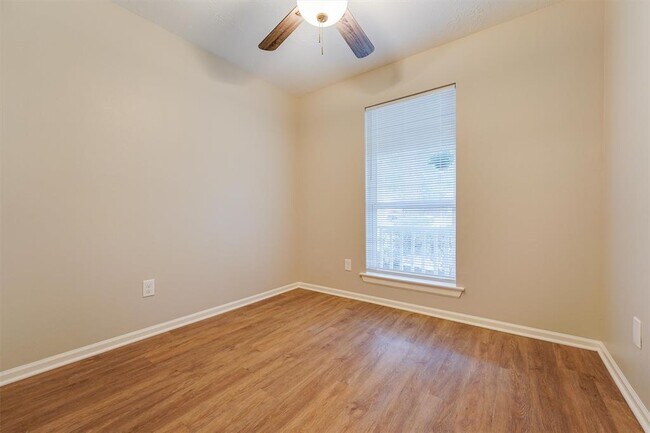 Building Photo - 21 E Brookberry Ct