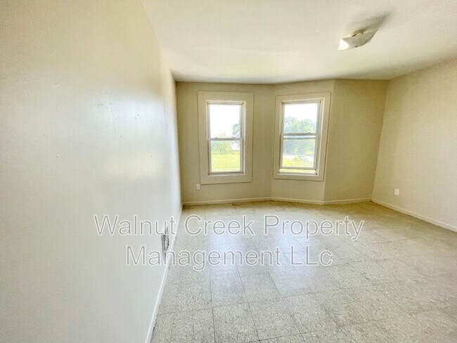 Building Photo - 1818-1818 E 29th St