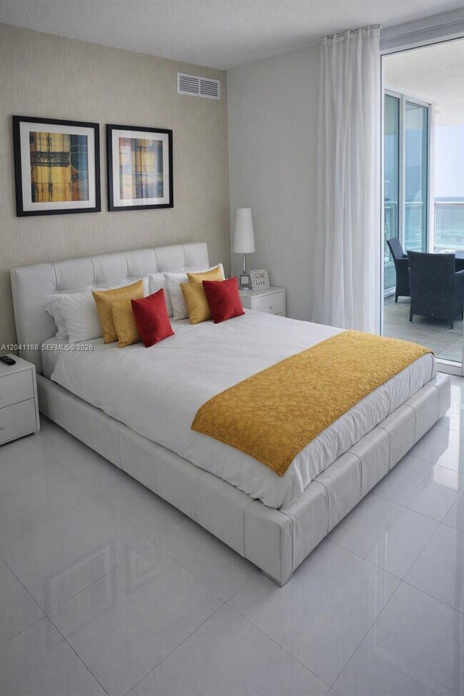 Building Photo - 150 Sunny Isles Blvd