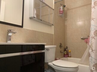 Interior Photo - 145 SW 15th Ave