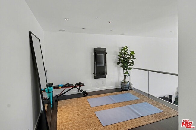 Building Photo - 720 Huntley Dr