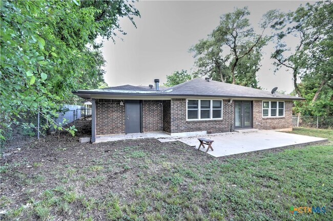 Building Photo - 7370 Nolan Bluff Rd