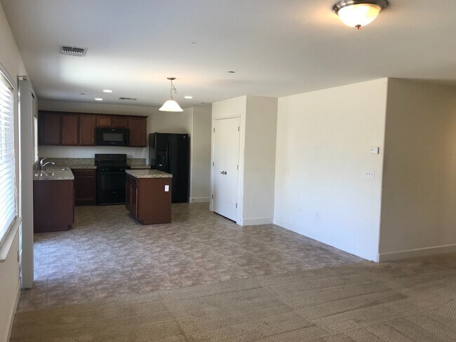 Building Photo - Now Available – 4 Bedroom Home with Loft i...
