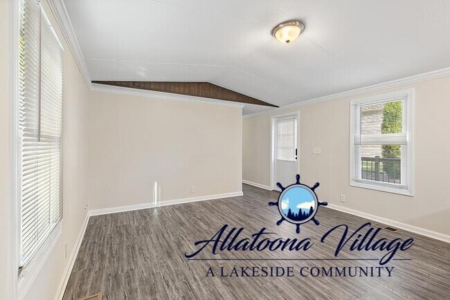 Building Photo - Lake Access and 1 mile to Downtown Acworth! Renovated 3BR/2Bth Pet Friendly